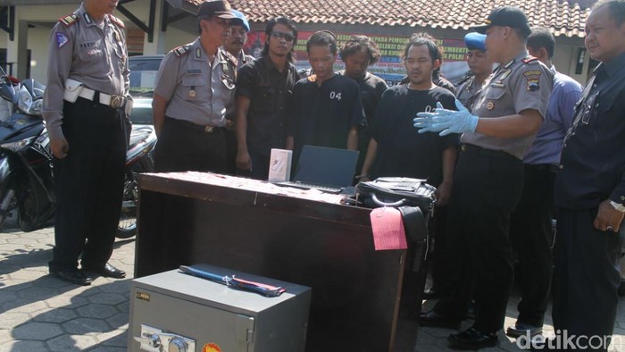 Bermodal Mobil Majikan, Komplotan ini Gasak Rumah Kosong