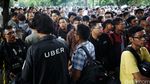 Ribuan Orang Antre Daftar Driver UberMotor