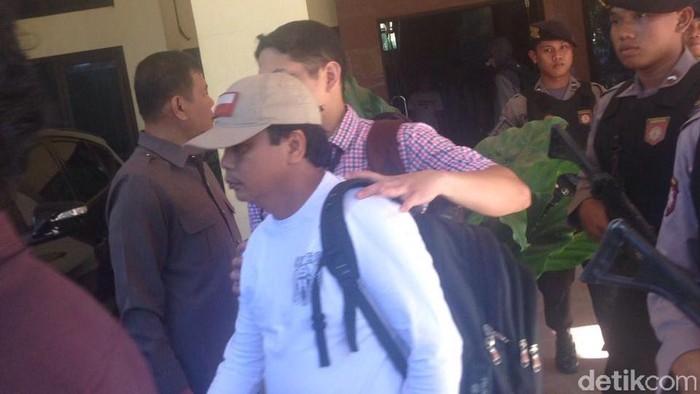 Ketua PN Kepahiang dan 5 Orang Lainnya Tiba di Gedung KPK