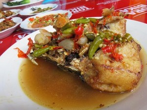 Aduh Enaknye! Pecak Ikan Khas Betawi di Tempat Ini!