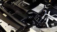 bagian mesin Mercedes-Benz GLC.
