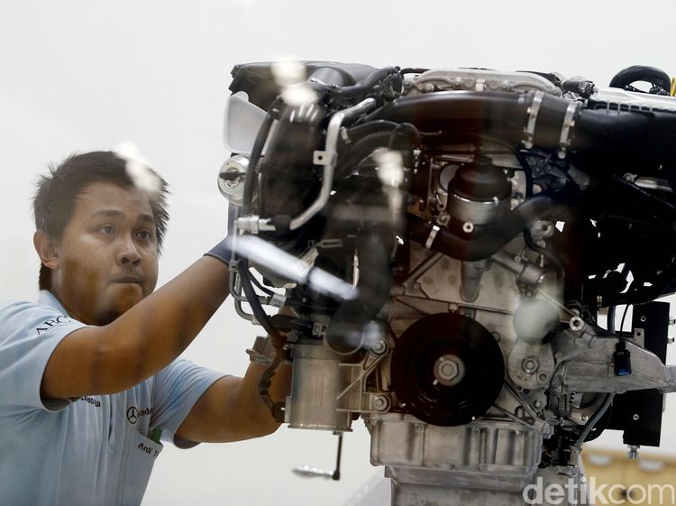 Mengintip Proses Perakitan Mercedes-Benz di Bogor