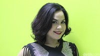 Ia juga terlihat sangat memerhatikan penampilannya. Pool/Ismail/detikFoto.