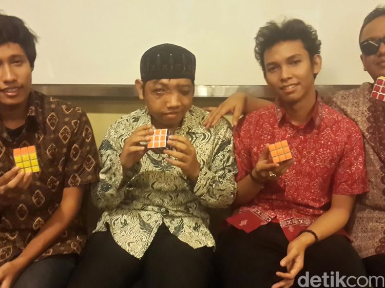 Potret Para Tunanetra yang Tak Kalah Semangat Unjuk Kemampuan