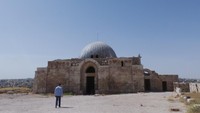 Gereja tua yang dibangun pada era Byzantium. Di sana masih ada lagi makam kuno, masjid bersejarah, istana sampai ruang pemeriksaan dari era Ummayah (Madin/detikTravel)