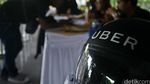 Ribuan Orang Antre Daftar Driver UberMotor