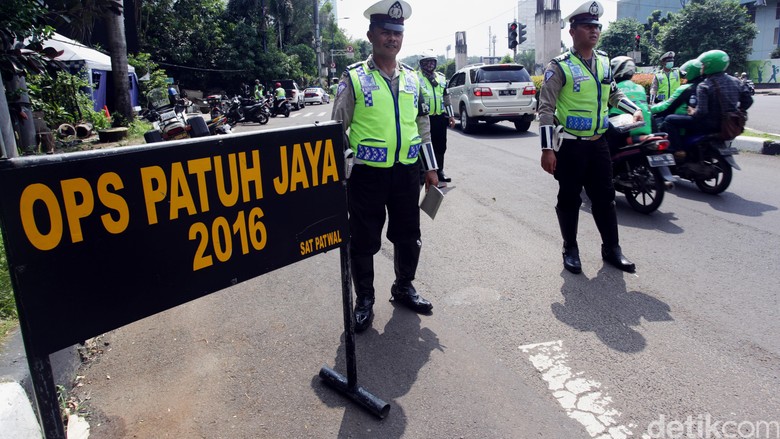 Polda Metro Gelar Operasi Patuh Jaya Selama 14 Hari Mulai Kamis 29 Agustus Polda Metro Gelar Operasi Patuh Jaya Selama 14 Hari Mulai Kamis 29 Agustus