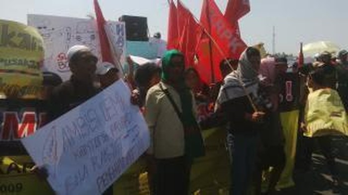 Santri dan Warga Tuntut Tambang Kapur di Blitar Ditutup