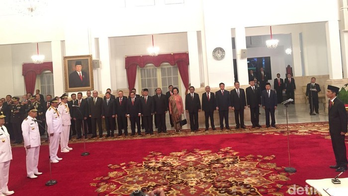 Lantik 4 Gubernur dan 2 Wagub, Jokowi Ingatkan Agar Tepati Janji Kampanye