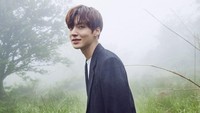 Foto-foto Ahn Jae Hyun dan Goo Hye Sun di Pulau Jeju ini secara resmi di-posting Marie Claire di situs resmi mereka. (dok. Marie Claire Korea)