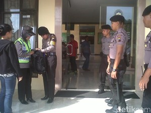 Ratusan Anggota Polisi Amankan Sidang PK Freddy Budiman