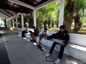 Seluruh Anak Usia 10 Tahun di Indonesia Sudah Online
