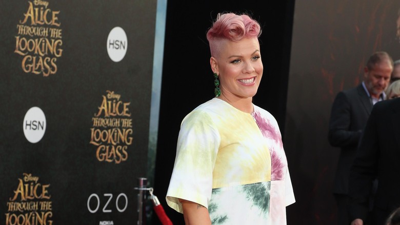 So Sweet! Tak Menang Grammy, Pink Dapat Piala dari Suami di Rumah/ Foto: Frederick M. Brown/Getty Images So Sweet! Tak Menang Grammy, Pink Dapat Piala dari Suami di Rumah/ Foto: Frederick M. Brown/Getty Images