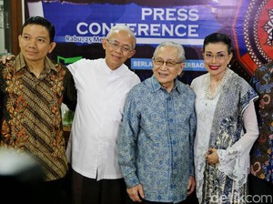 Ini Aksi Romantis Sandiaga Uno untuk Sang Ibu yang Buat Terharu