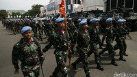 Hadir dalam acara ini antara lain Pangdam Jaya Mayjen Teddy Lhaksmana, KSAD Jenderal Mulyono, perwira TNI dan prajurit TNI.