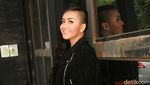 Denada Makin Pede dengan Rambut Side Undercut
