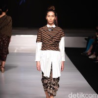 Lulu Lutfi Labibi Jalinan Lungsi Pakan Jakarta Fashion & Food Festival 2016 at Hotel harris. Kelapa Gading. Jakarta. [Foto: Mohammad Abduh/Wolipop]