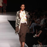 Lulu Lutfi Labibi Jalinan Lungsi Pakan Jakarta Fashion & Food Festival 2016 at Hotel harris. Kelapa Gading. Jakarta. [Foto: Mohammad Abduh/Wolipop]