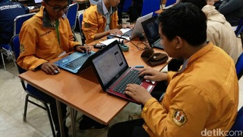 Android Kejar dilangsungkan di lima kota besar, yakni Jakarta, Bandung, Semarang, Yogyakarta dan Surabaya. Rencananya program ini akan diperluas hingga ke sejumlah daerah di tanah air. Foto: detikINET/Adi Fida Rahman