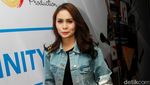 Double Denim Style ala Momo Geisha