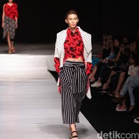 Lulu Lutfi Labibi Jalinan Lungsi Pakan Jakarta Fashion & Food Festival 2016 at Hotel harris. Kelapa Gading. Jakarta. [Foto: Mohammad Abduh/Wolipop]