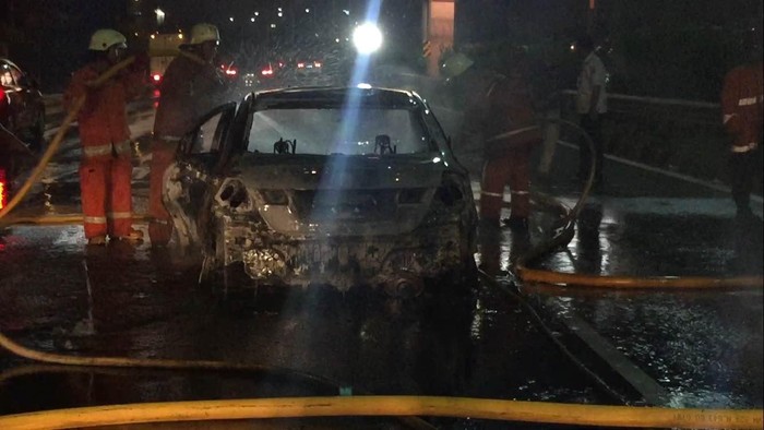 Mobil yang Terbakar di Tol Jagorawi Sudah Padam, Begini Kondisinya