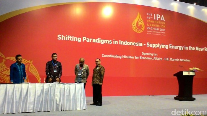 Darmin, Sudirman Said, dan Bos-bos Migas Kumpul di JCC Senayan