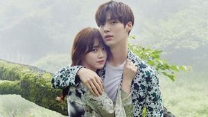 Foto Mesra Ahn Jae Hyun dan Goo Hye Sun ini Dijamin Bikin Fans Iri!