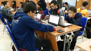 Selama kegiatan Hackthon ini, partisipan akan mendapatkan pengajaran dan bimbingan. Selain itu mereka dapat berkonsultasi langsung dengan para ahli dari industri digital dan informasi teknologi khususnya aplikasi. Foto: detikINET/Adi Fida Rahman
