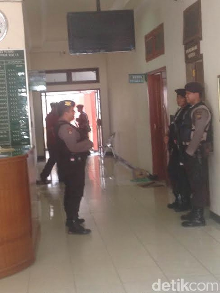 2 Hakim Diciduk karena Terima Suap, KPK Geledah PN Bengkulu