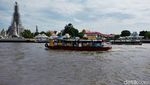 Melihat Keramaian Pasar Wat Arun Bangkok