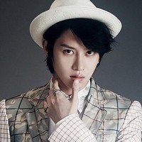 Selalu terlihat riang di televisi, tak menjamin seseorang selalu bahagia. Heechul Super Junior misalnya. Ia pernah depresi dan mengurung diri selama tiga bulan setelah ditinggal salah satu member terdekat Hankyung beberapa tahun lalu. Foto: SM Entertainment.