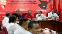 Hadir dalam pertemuan ini dari pihak PDIP adalah Plt Ketua DPD PDIP DKI Bambang DH, Prasetio Edi Marsudi, dan Gembong Warsono. Sementara dari Partai Gerindra diwakili Ketua DPD Partai Gerindra DKI Muhamad Taufik didampingi Husni Thamrin.