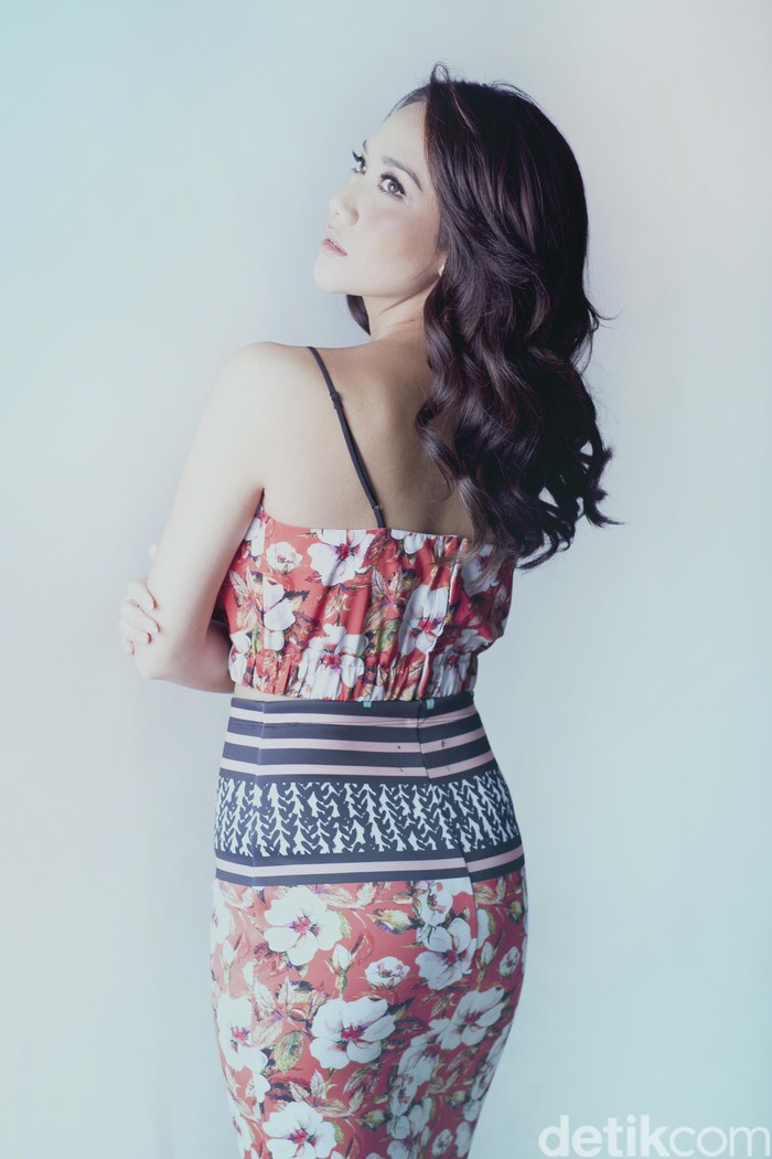 Bunga Citra Lestari saat pemotretan Celeb of the Month