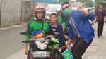 Ajak Anak Naik Ojek, Kok Irgy Fahrezy Tak Pakaikan Helm?