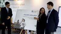 Melalui Mandiri Elite Plan, nasabah bisa menikmati manfaat uang pertanggungan hingga 50x dari Premi Dasar. Biaya akuisisi yang kompetitif, hanya 50 persen dari premi dasar pada tahun pertama (1). Loyalty bonus 10-15 persen dari total Premi (Premi dasar dan Premi Regular Top Up mulai tahun ke 5 hingga tahun ke 8).