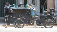 Menanti pelanggan. Foto: M Luthfi Andika