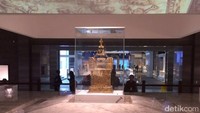 Mahkota pagoda asli berbentuk nanas yang terbuat dari emas. Mahkota tersimpan dengan baik di Museum Nanjing (Rizal/detikTravel)