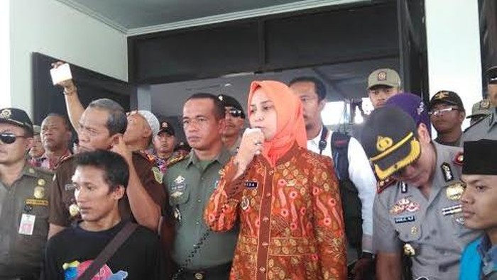 Bupati Jember Kritik Mahasiswa Pendemo Tolak Izin Tambang