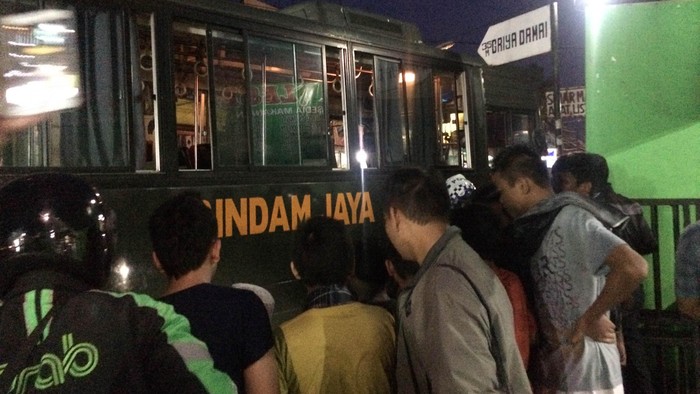 Rindam Jaya: Bus Tabrak Mobil Boks di Condet karena Menghindari Motor