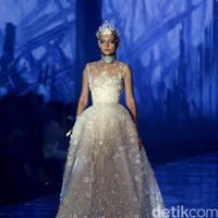 Tek Saverio mengangkat tema Absolutex di peragaan solo pertamanya yang bertempat di Hotel Raffles. Jakarta. [Foto: Mohammad/Wolipop]