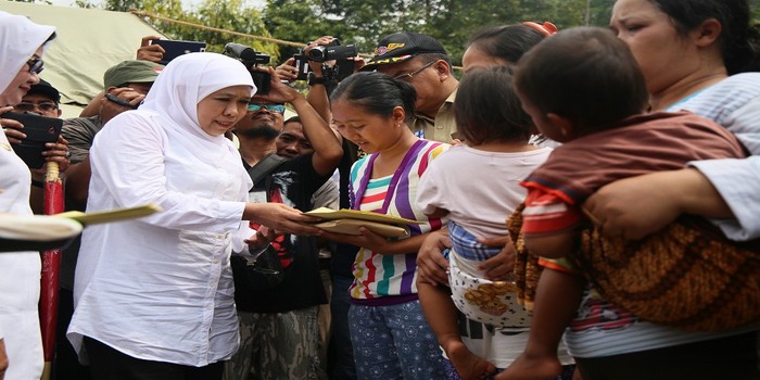 Mensos Beri Bantuan ke Korban Banjir Bandang di Subang
