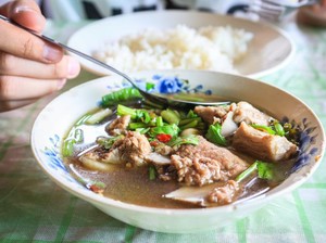Gurih Berkaldu, Semangkuk Sop Iga untuk Hangatkan Badan