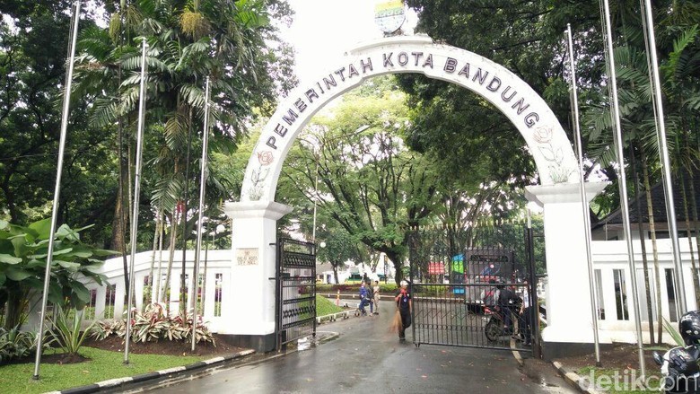 Dianggap Bahaya, Pemkot Bandung Larang Bangunan Pakai Asbes Dianggap Bahaya, Pemkot Bandung Larang Bangunan Pakai Asbes