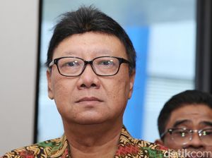 Mendagri Turut Beri Dana untuk Ibu Warteg yang Dirazia Satpol PP Serang