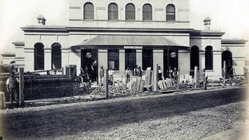 Gloucester Road Station di tahun 1868. Foto: Museum of London