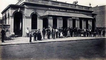 Bayswater Station setelah selesai dibangun di tahun 1866. Foto: Museum of London