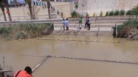 Setelah situs pembaptisan, Anda juga bisa menyambangi gereja Yohanes Pembaptis yang berada di sisi Sungai Yordania. Di sana, banyak jemaat yang dibaptis dengan air suci yang diambil dari sungai (Madin/detikTravel)