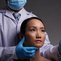 Data The International Society of Aesthetic Plastic Surgeons (ISAPS)mengacu pada laporan dari 2016 bertajuk Aesthetic/Cosmetic Procedures yang mengungkap negara mana saja yang orang-orangya paling banyak melakukan operasi plastik. Menarik, dari data tersebut, Korea Selatan tak masuk dalam 10 negara teratas. Foto: Thinkstock