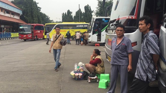 Terminal Bus AKAP Kampung Rambutan